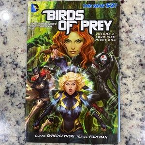 DC comics New 52, Birds of Prey volume 2 “your kiss might kill”